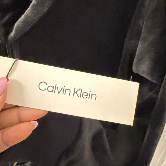 NWT CALVIN KLEIN $99 Velvet Jumpsuit Size S/M Black - Picture 8 of 9